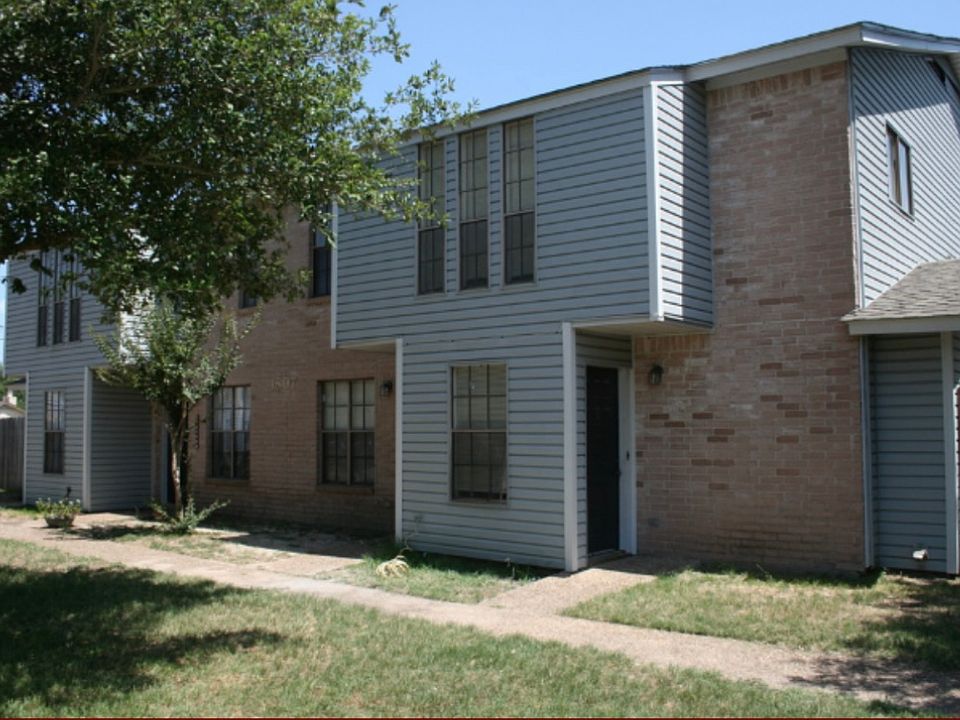 1st image of 1807 Woodsman Dr #A