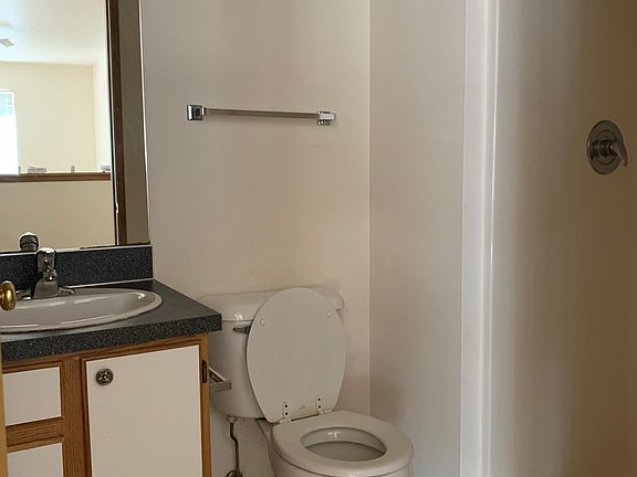 5th image of 4235 11th Ave NE APT D