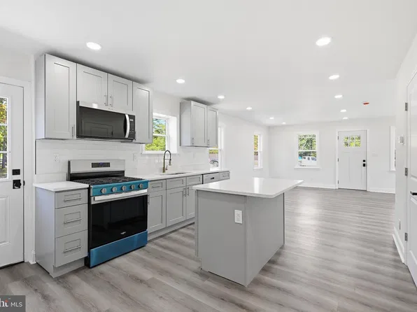 7 Sicklerville Rd, Sicklerville, NJ 08081
