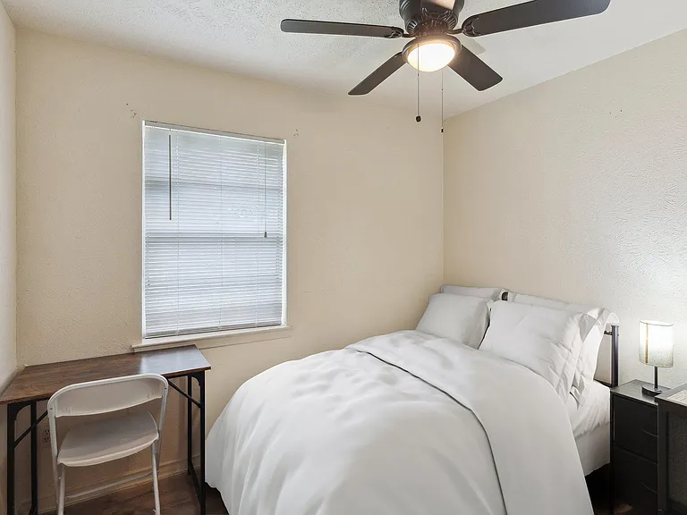 Valleyglen Dr — Photo 1