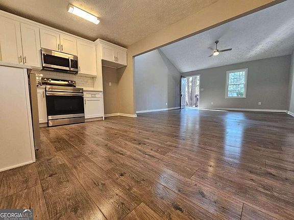2nd image of 162 Ashmore Dr #162