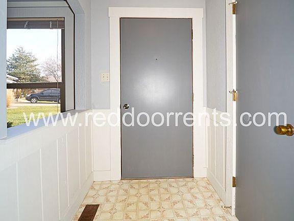 3rd image of 1702 Sycamore Dr