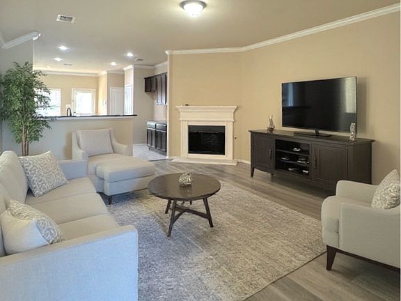 5th image of 8440 Gentian Dr