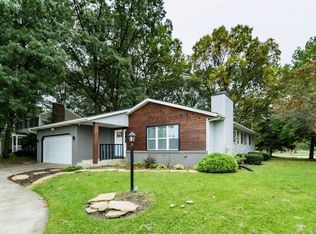 1033 Woodhollow Dr, Schererville, IN 46375
