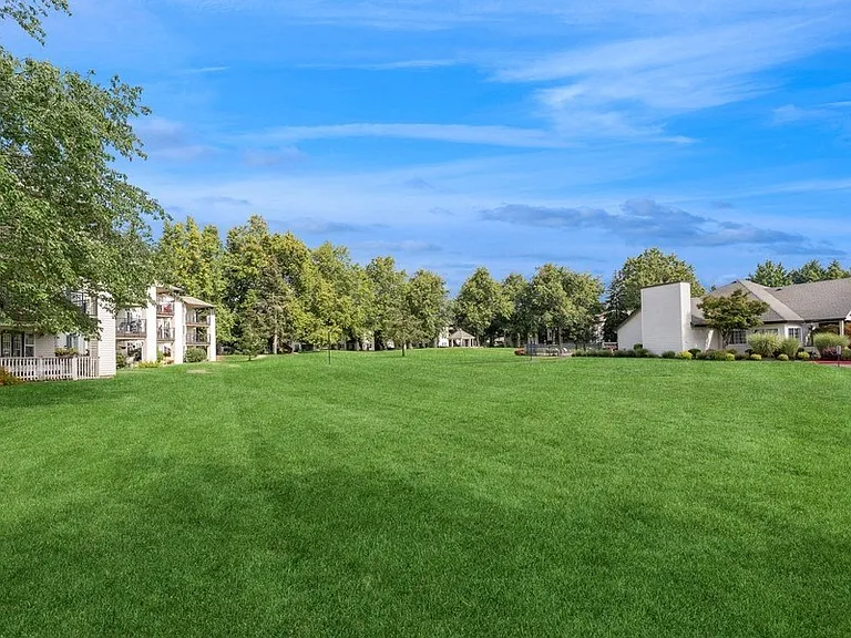 Sundial Apartments — Photo 47