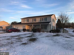 483 Nottingham Dr, Chambersburg, PA 17201