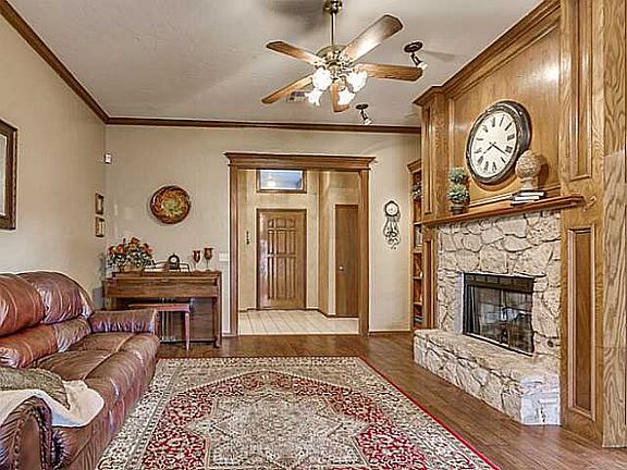 4th image of 1126 McConnell Dr