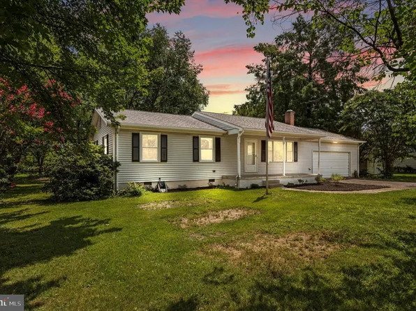 208 Wythe Ave, Stephens City, VA 22655