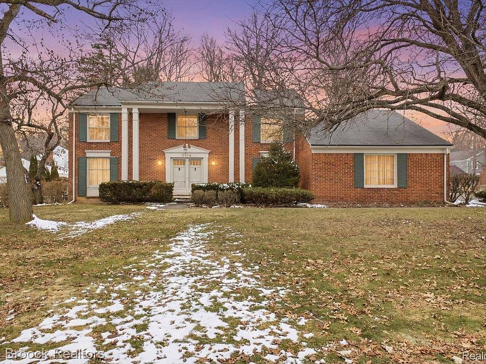 1st image of 5956 Pinecroft Dr