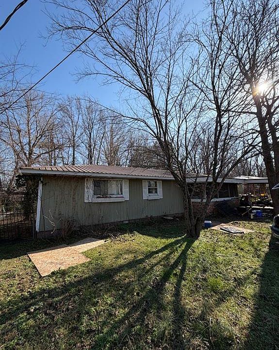 1st image of 2320 Thomas St