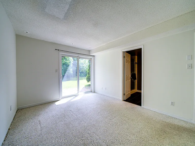 5 Harbour St E #1 — Photo 10