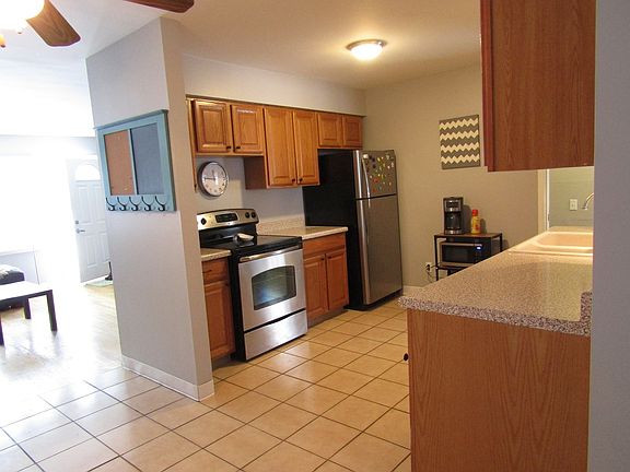 4th image of 2S264 Meadow Dr