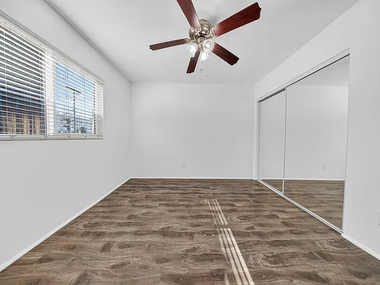 10736 Magnolia Blvd — Photo 27