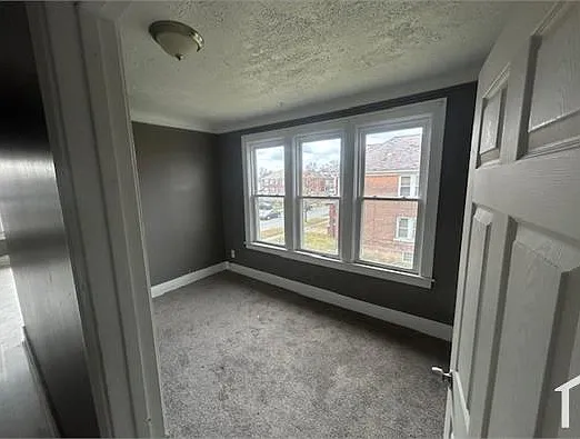 4 bed, 1000 sqft, $1,400 — Photo 3