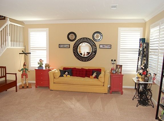 3rd image of 10652 Willow Glen Cir