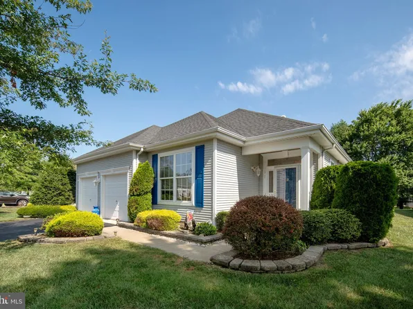 11 Silver Lake Dr, Barnegat, NJ 08005