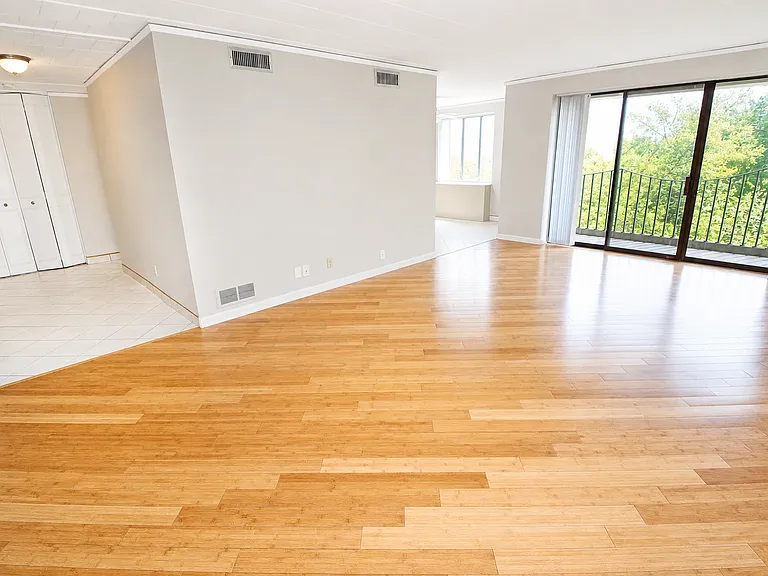 1 BR - Living Room
