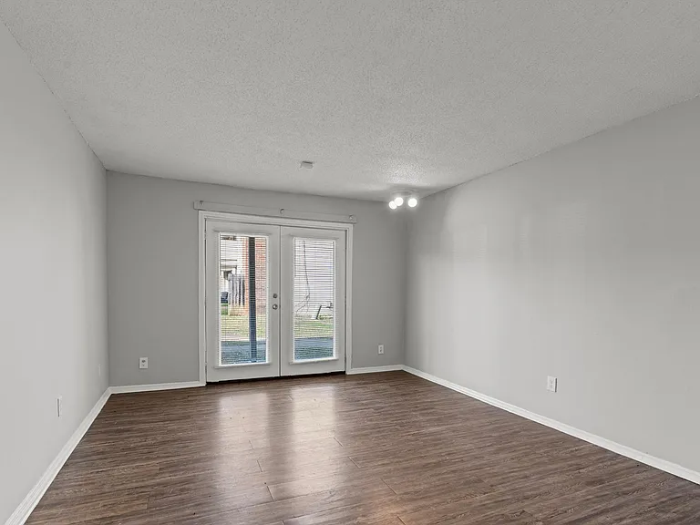 4205 Patton Rd SW — Photo 2