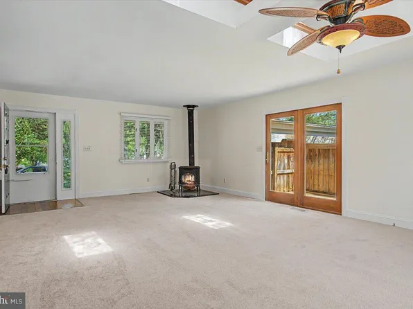 1510 Evergreen Ln, Wilmington, DE 19810