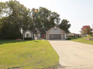 718 Taylor Ln, Albion, IN 46701