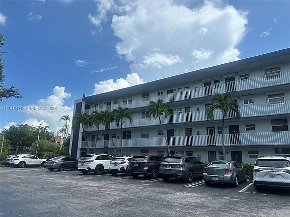 5th image of 443 NE 195th St APT 345