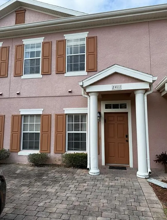 2411 Caravelle Cir — Photo 1