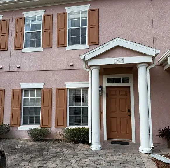 2411 Caravelle Cir — Photo 1