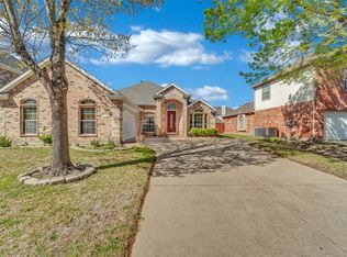 2720 Eastland Dr, Grand Prairie, TX 75052