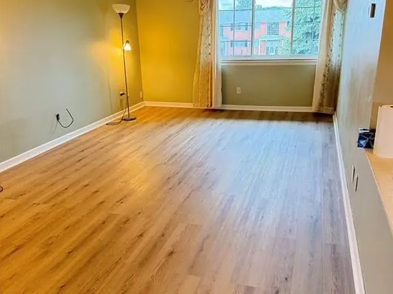 8260 Crestview Dr #4 — Photo 4