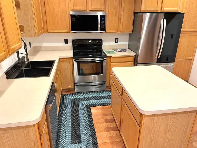 11151 Aberdeen St NE #H — Photo 4