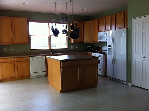 3rd image of 1423 Cambria Dr