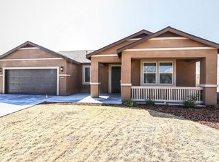 1529 Sidonia St, Hanford, CA 93230