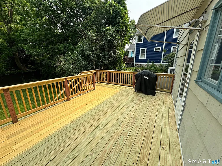 18 Spicer Ave — Photo 28