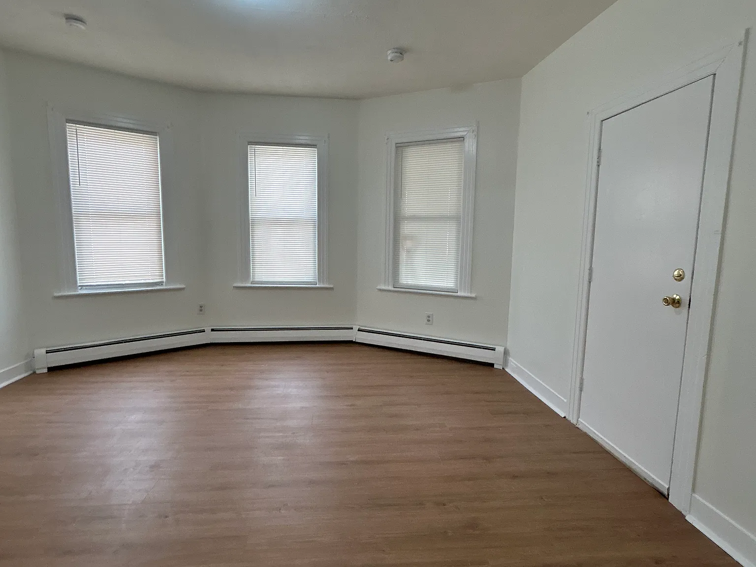 3 bed, $2,500 — Photo 3
