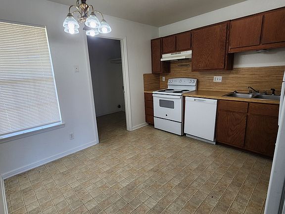 4th image of 5304 Daybreak Dr APT A