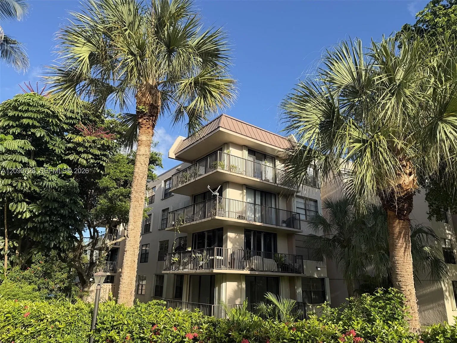 Briarwinds Condominium — Photo 1