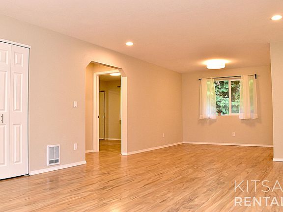 3rd image of 19339 Harris Ave NE #A