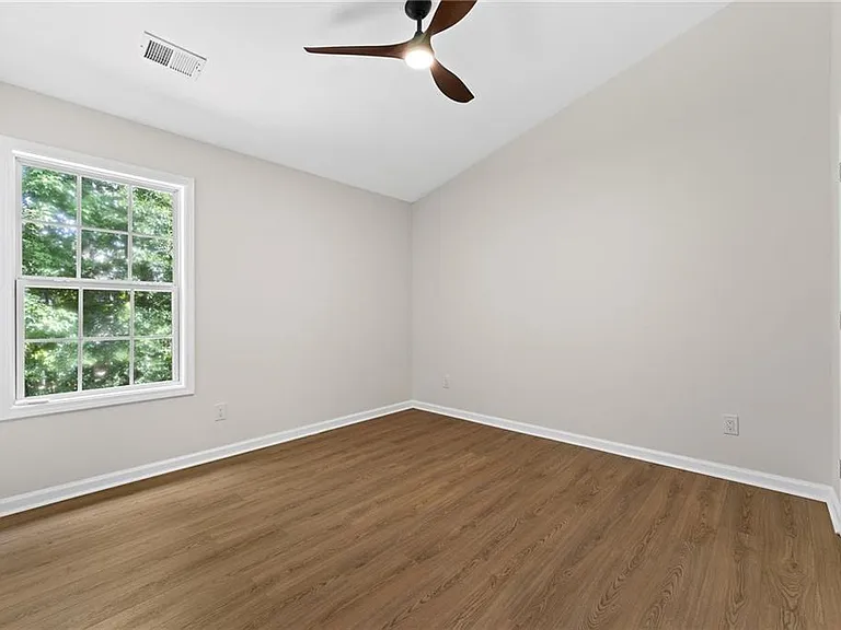 386 Creek Manor Way — Photo 31