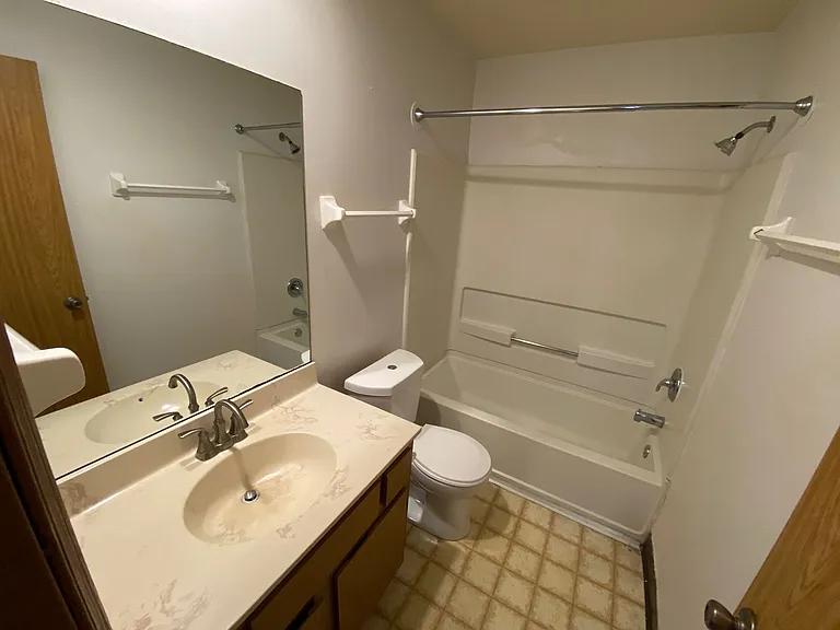 Chittenden Ave 76 MLR — Photo 18