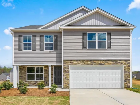 4561 Red Oak Dr, Trinity, NC 27370