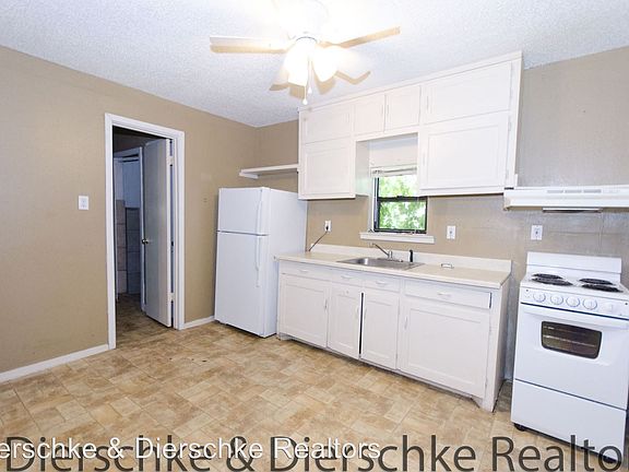 4th image of 909 1/2 N Monroe St