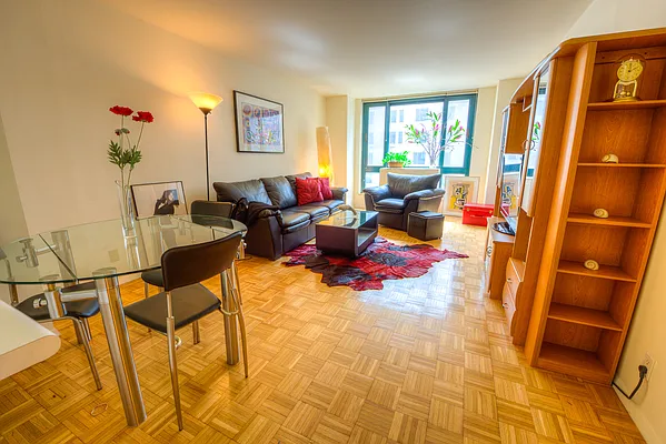 Rented by Compass | media 9