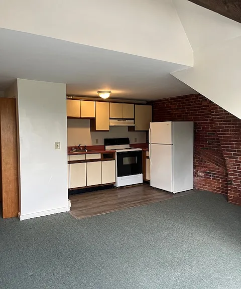 39 Pleasant St #5 — Photo 7