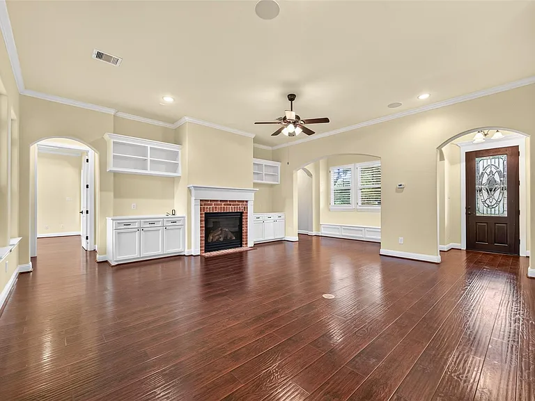 4727 Lake Village Dr — Photo 11
