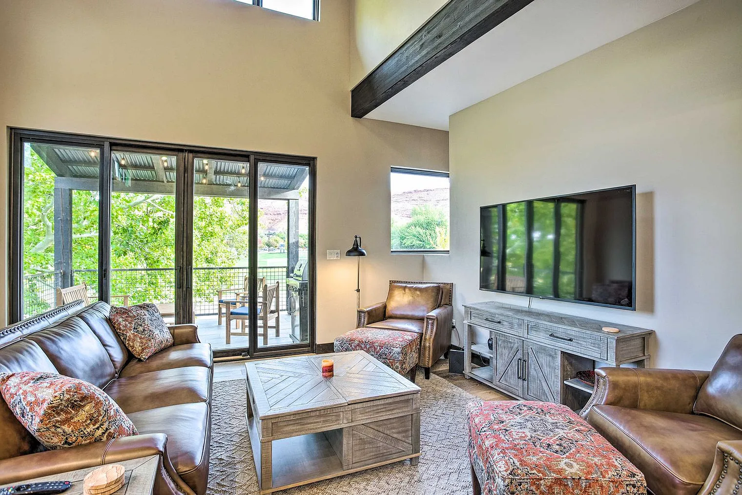 3 bed, 2.0 bath, 1646 sqft, $3,150 — Photo 1
