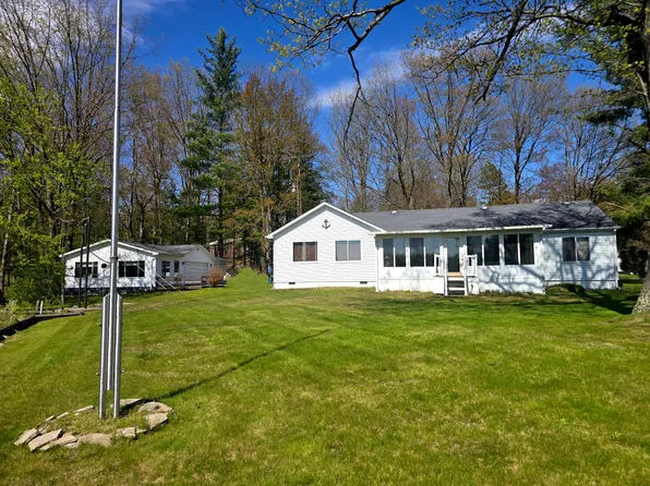 600 Bushong Beach Dr, Gladwin, MI 48624