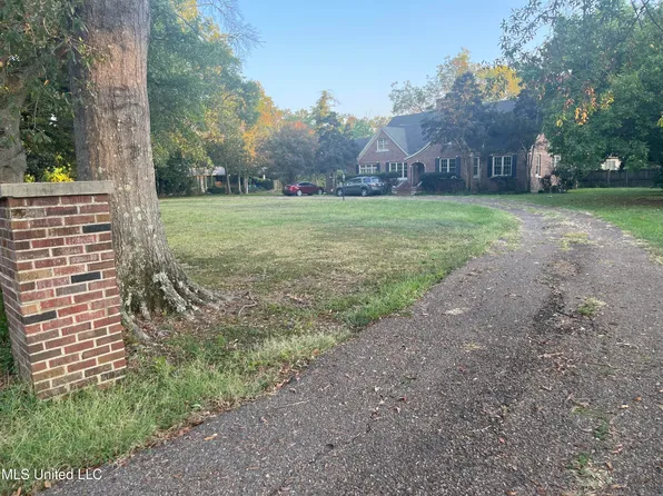 956 Oakhurst Ave, Clarksdale, MS 38614