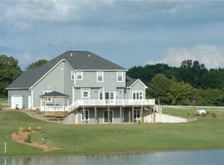 200 Lake Ridge Ln, Anna, IL 62906