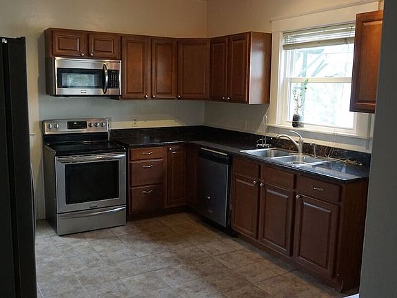 534 Hill Kitchen