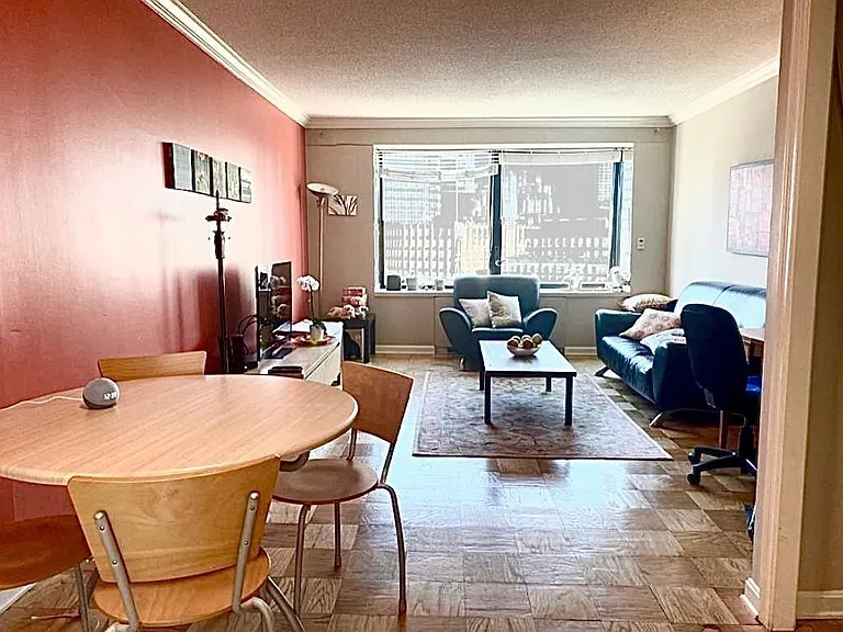 65 E India Row #16A — Photo 2